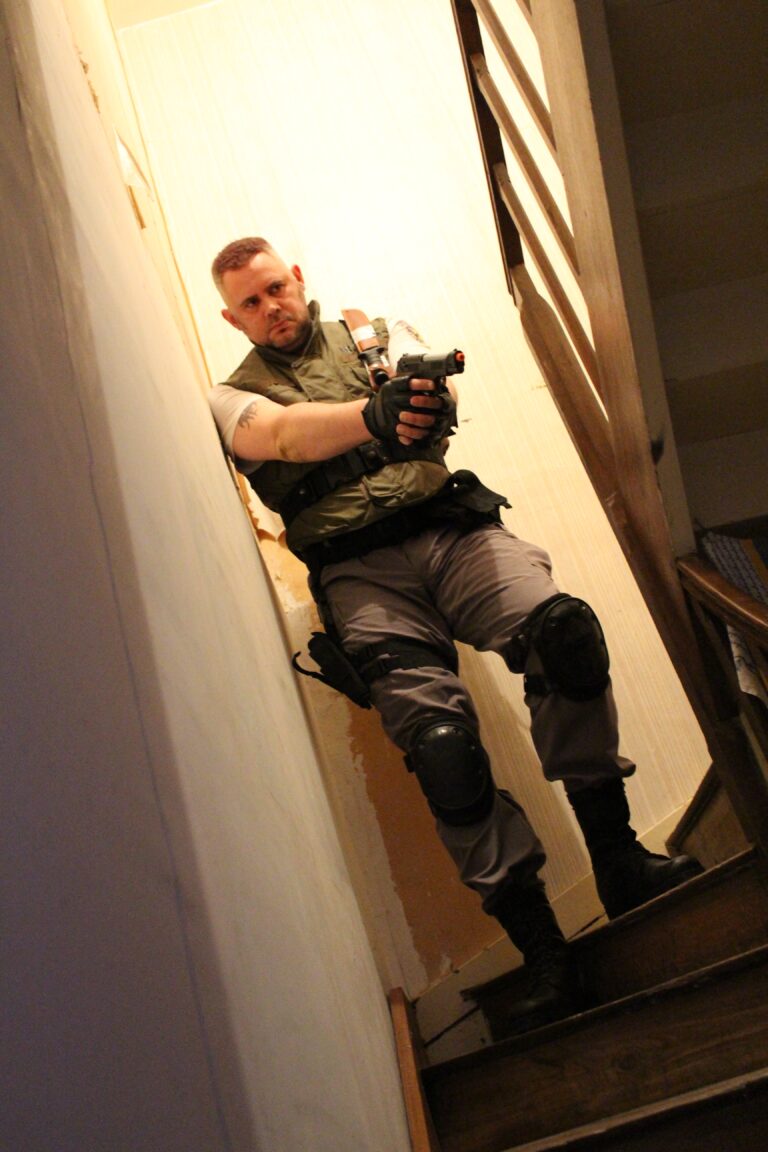 Chris Redfield (Rowdy_Cosplay)