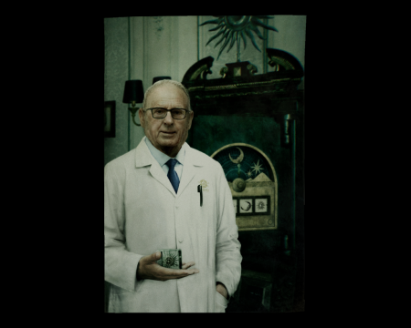 PHOTO DU CHERCHEUR EN CHEF 1 (RE9 Requiem) (©EvilResource)